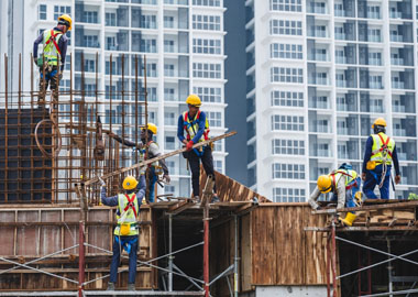 Нанимаем иностранца: как правильно оформить на работу сотрудника из другой страны