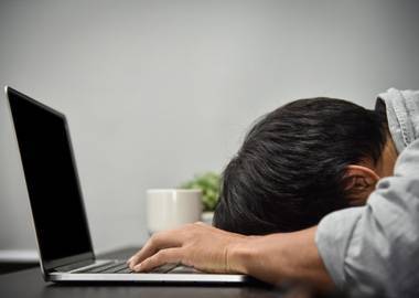 Утомлённые солнцем: как преодолеть постотпускной синдром и вернуться к продуктивной работе