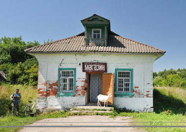 Ярко, броско и по-русски: как заставить вывеску работать на ваш бизнес