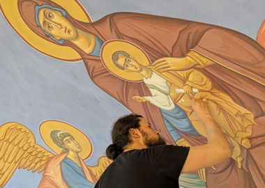 Мыслить образами: как художник-иконописец и его команда мастеров расписывают храмы