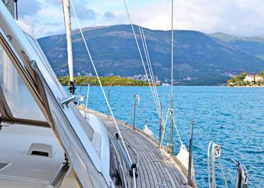 На всех парусах: как заработать на аренде яхт в Черногории