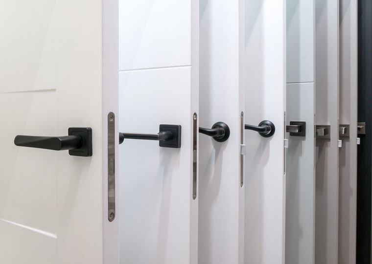 Двери и фурнитура