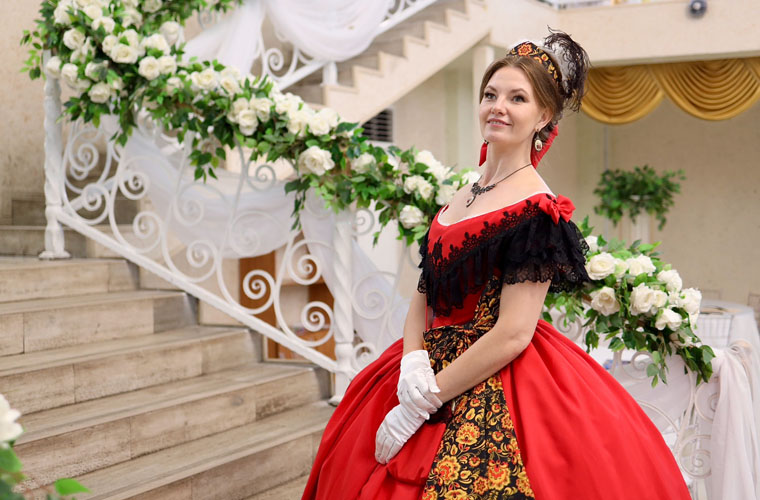 Анна Абрамова-Заворотинская - основатель студии светского танца Отражение