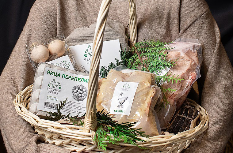 окорок куриный охлажденный 1 кг. цыплёнок корнишон, «честная ферма», 600 г, россия. ганинская ферма конюшня. честной фермы. честной фермы.