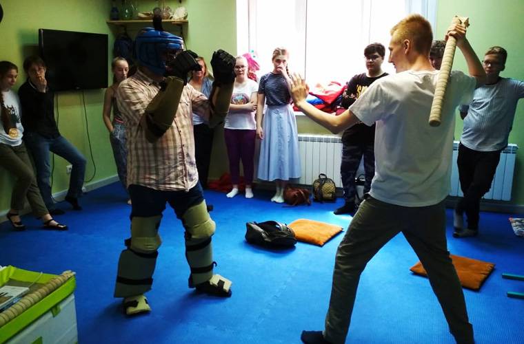 школа самозащиты белый волк. тиджиев алексей алибекович день рождения cк альфа будо. школа самообороны артема власова. адепты шмертельных стилей 3. кружок самообороны.