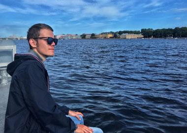 Александр Гусляков – автор проекта «Прописи по каллиграфии широким пером»