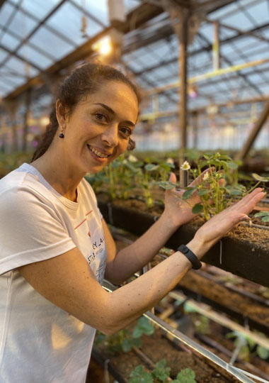 Инна Воронова-Бурковская - основатель клубничной фермы Strawberry_44_