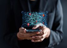 Карточка, которая приводит клиентов: как офлайн-бизнесу продвигать себя в геосервисах